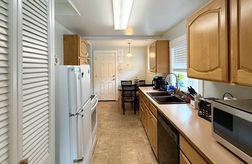 Cannon Beach Cabin | Scandia North Cabin - Close to Beach & Downtown!