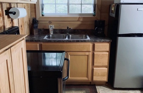 Paradise House | Simply Superior/Lakefront Cabin on Lake Superior Pets Considered 🐾