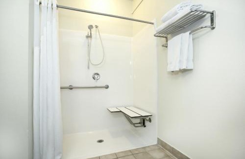 Kalamazoo Hotel | Sleep Inn & Suites Kalamazoo East