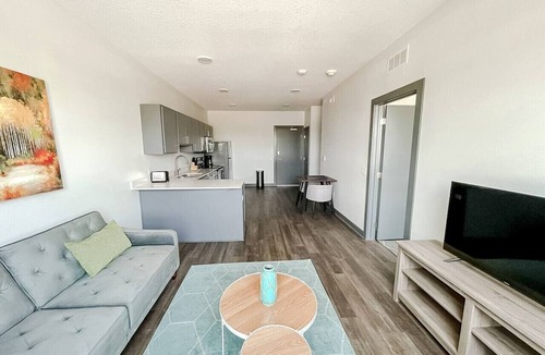 West Des Moines Apartment | Sleepover | Picturesque 1BD/1BA - Des Moines