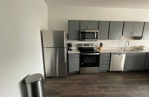 West Des Moines Apartment | Sleepover | Picturesque 1BD/1BA - Des Moines