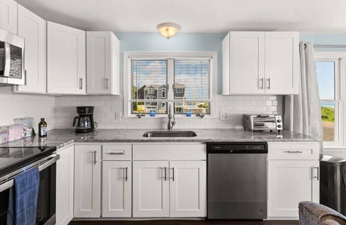 Rye Apartment | Snug Seaside | Views From Couch | Walk to Beach