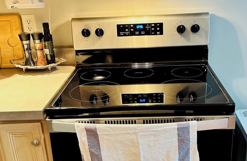 Broomall Apartment | Sophia's Flat B-No Step/Pet Friendly at Quiet & Peaceful Suburb