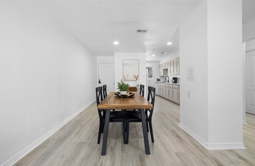 Fairhope House | Spacious 2 bedroom cottage; KING BED; fenced yard