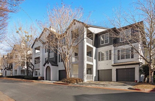 Alpharetta Apartment | Spacious 3-bedroom/3 bath apartment with Attached Garage and 2 Balconies