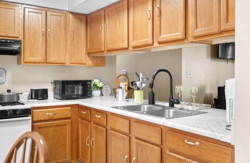 Brighton House | Spacious 3BR Home 10 Min to Downtown Big Yard