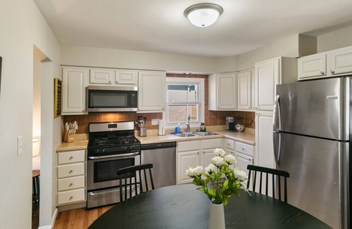 Waukegan House | Spacious 4 Bed Retreat W/back Porch and large Primary, Near Navy Base!