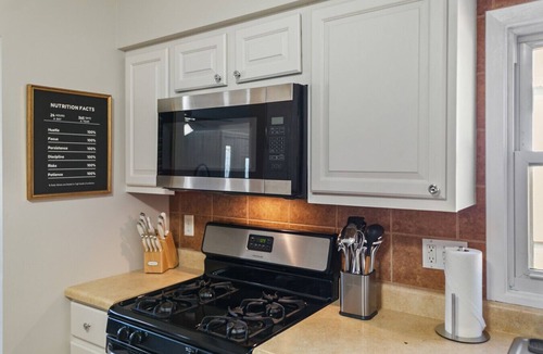 Waukegan House | Spacious 4 Bed Retreat W/back Porch and large Primary, Near Navy Base!