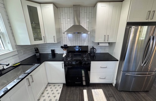 Radnor House | Spacious 4-bedroom house dual primary suites, updated, pets and kids friendly!