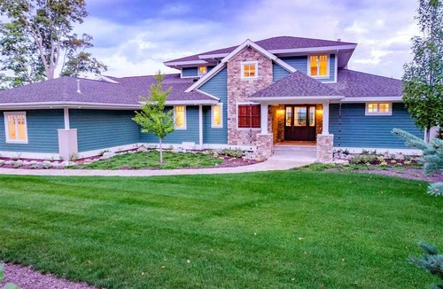Harbor Springs House | Spacious Family Home Overlooking Little Traverse Bay