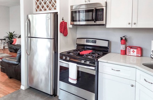 Mill River Apartment | Spacious Getaway ✔ Wooster Sq.✔ Seasonal discount✔
