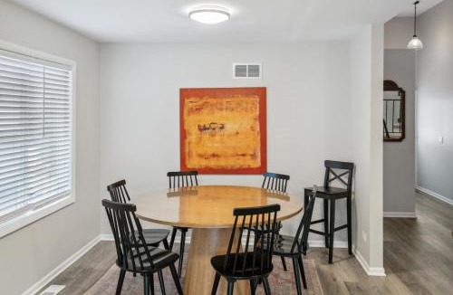 Russell House | Spacious home near DT Libertyville With Rec Room