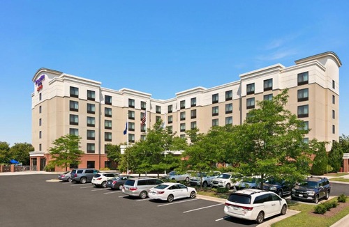 Potomac Falls Hotel | SpringHill Suites Dulles Airport