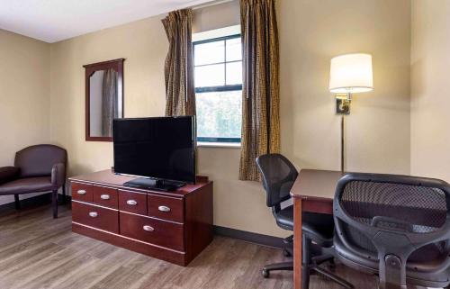 Fishkill Hotel | Studio 6 Extended Stay Fishkill Westage Center NY