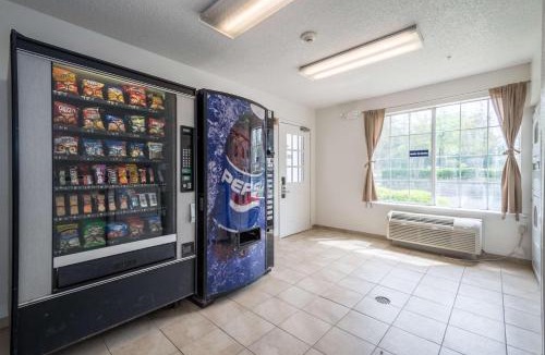 Roswell Hotel | Studio 6 Extended Stay - Roswell, GA - Atlanta