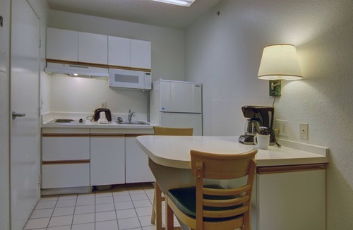 Roswell Hotel | Studio 6 Extended Stay - Roswell, GA - Atlanta