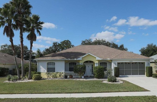 Regency Oaks House | Stunning 3BR lakefront - Pool home in Palmetto - Cranes Galore