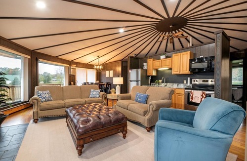 Boyne Falls Cabin | Stunning Cabin Getaway Perfect for Large Groups Situated in Boyne Falls, Michigan