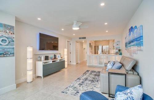 Palma del Mar House | Stylish St Petersburg Condo w/Balcony + Bay Views
