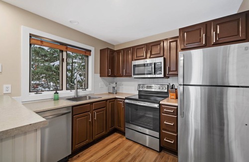 Boyne Falls House | Summer Break! Waterpark Ski-In Ski-Out | Lifts