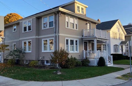 South Side Condo | Sunny and spacious 2-BR condo near Hospitals, Universities and Biotechs