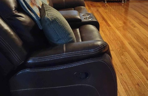 Holyoke Apartment | Sunny & Bright 2nd floor apartment!