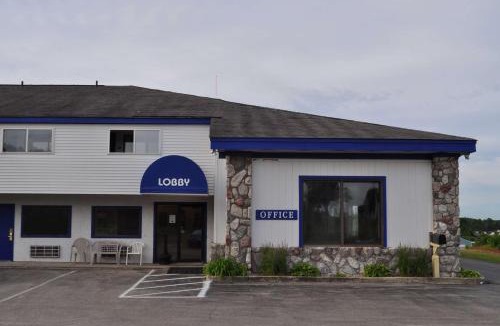 Petoskey Hotel | Super 8 by Wyndham Petoskey