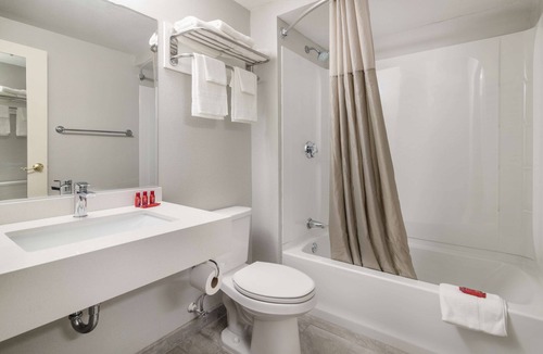 Lewiston Hotel | SureStay by Best Western Lewiston Auburn Area