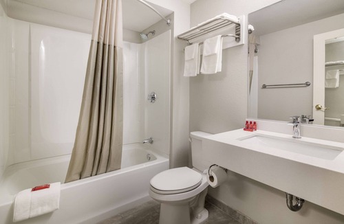 Lewiston Hotel | SureStay by Best Western Lewiston Auburn Area