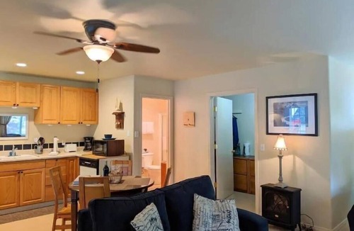 Florence Apartment | Surf Sounds Studio – Walk to the Beach, Hear the Waves!