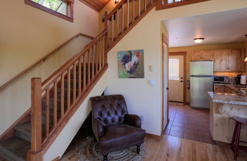 Siskiyou-Hargadine Historic District Cottage | The Ashland Cottage, walk to town