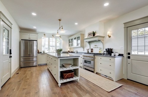 Gordonville House | The Eby Farm/Newly renovated, Modern, Peaceful 5 bedroom & 5 bath/Hot Tub