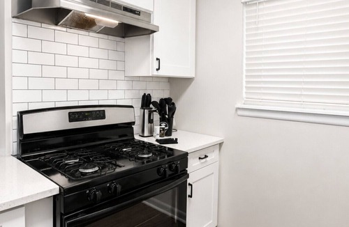 Shannon Villa | The Haven on Hoover | Stylish 2BR Retreat