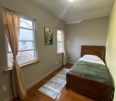 Detroit - Shoreway House | The Hideaway