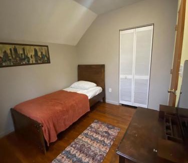 Detroit - Shoreway House | The Hideaway