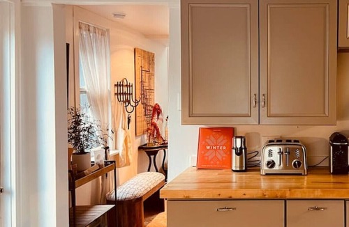 Mount Marion House | "The hideout" . A cozy Catskills cottage