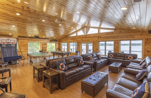 Cassopolis House | The Lodges at Stone Lake - Lakeside Resort