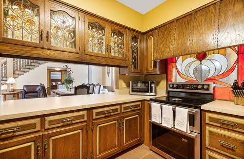 Frankenmuth House | The ResidenZ at Bavarian Inn - Historic Estate located in downtown Frankenmuth