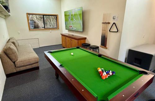 Harbor House | The White Haus - Harbor Views, Hot Tub, Game Room