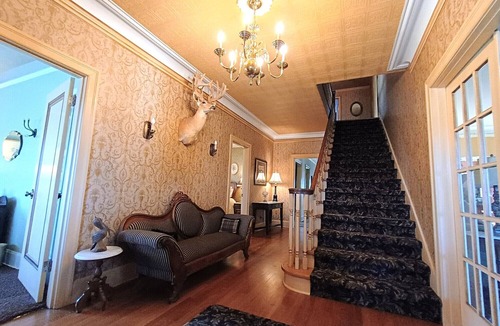 Altamont Bed & Breakfast | The Whitetail - Celebrating Wildlife Conservation