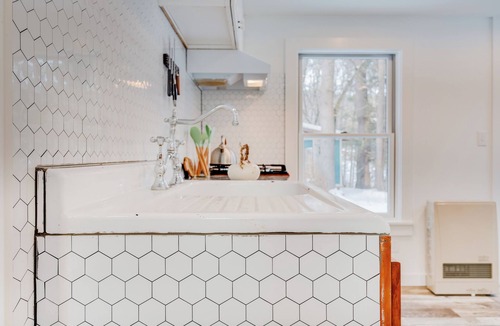 Milford Cottage | Tiny Acres: A Storybook Tiny Home, 4 Mi. to CDP