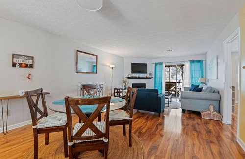 Dadeville Condo | Top Deck at Lake Martin!