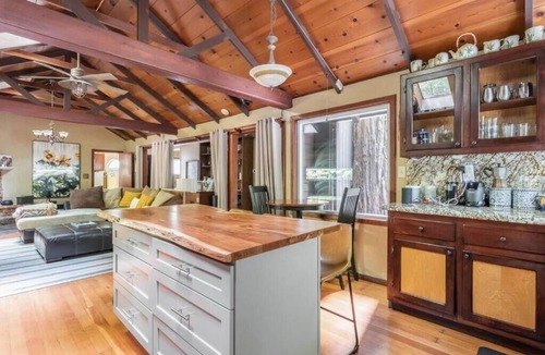 Los Gatos Cabin | Tranquil creek mountain cabin in Los Gatos perfect for a getaway