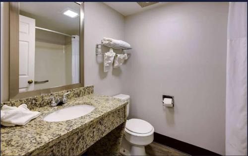Canton Hotel | Travelodge by Wyndham Canton-Livonia Area, MI