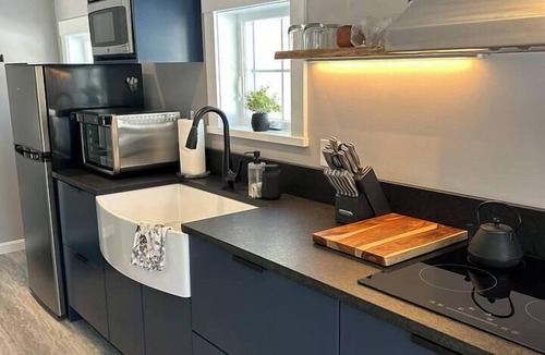 Harpswell Center House | Treehouse Farm Stay on the Maine Coast