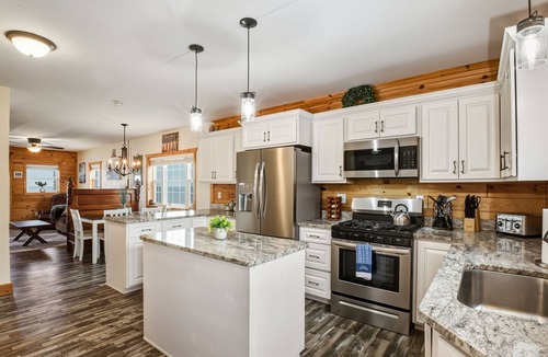 Ashtabula Cabin | Twilight Tides: beach access, hot tub, and family memories to be made!