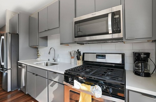 Downtown Minneapolis Apartment | TWO CozySuites in Marquee with pool & gym | 3 Beds