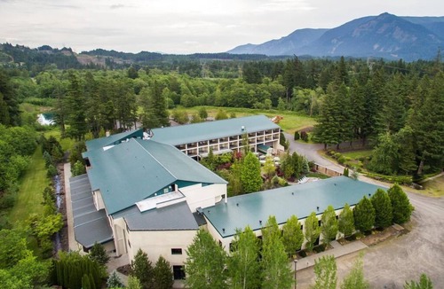 North Bonneville Resort | Two Queen with a Courtyard View
