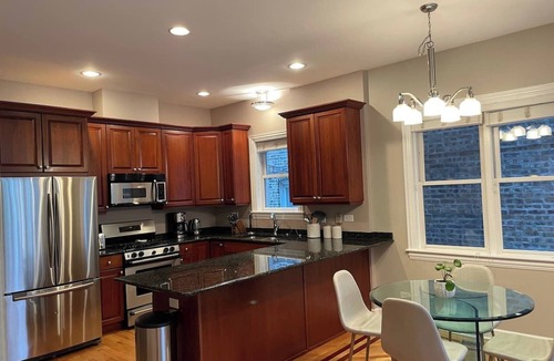 West Town Condo | Ukrainian Village 3BR/3BA Private Patio, Parking