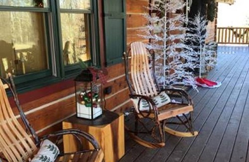 Clare Cabin | Up North Getaway Full Log Home on 40 acres